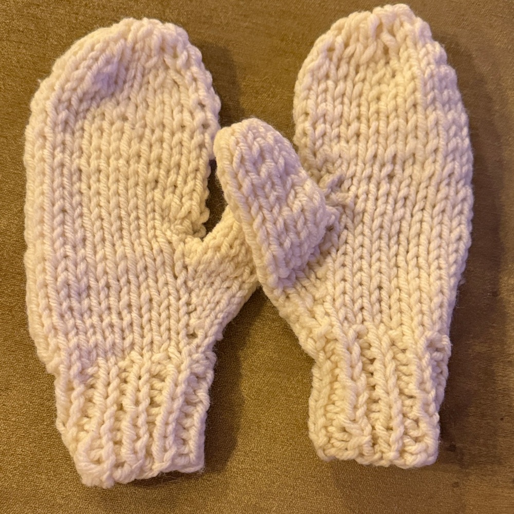 Cozy Kids Cream Knit Mittens - Soft Winter Gloves